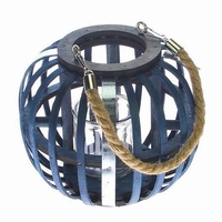 Lantaarn van blauw hout met touw